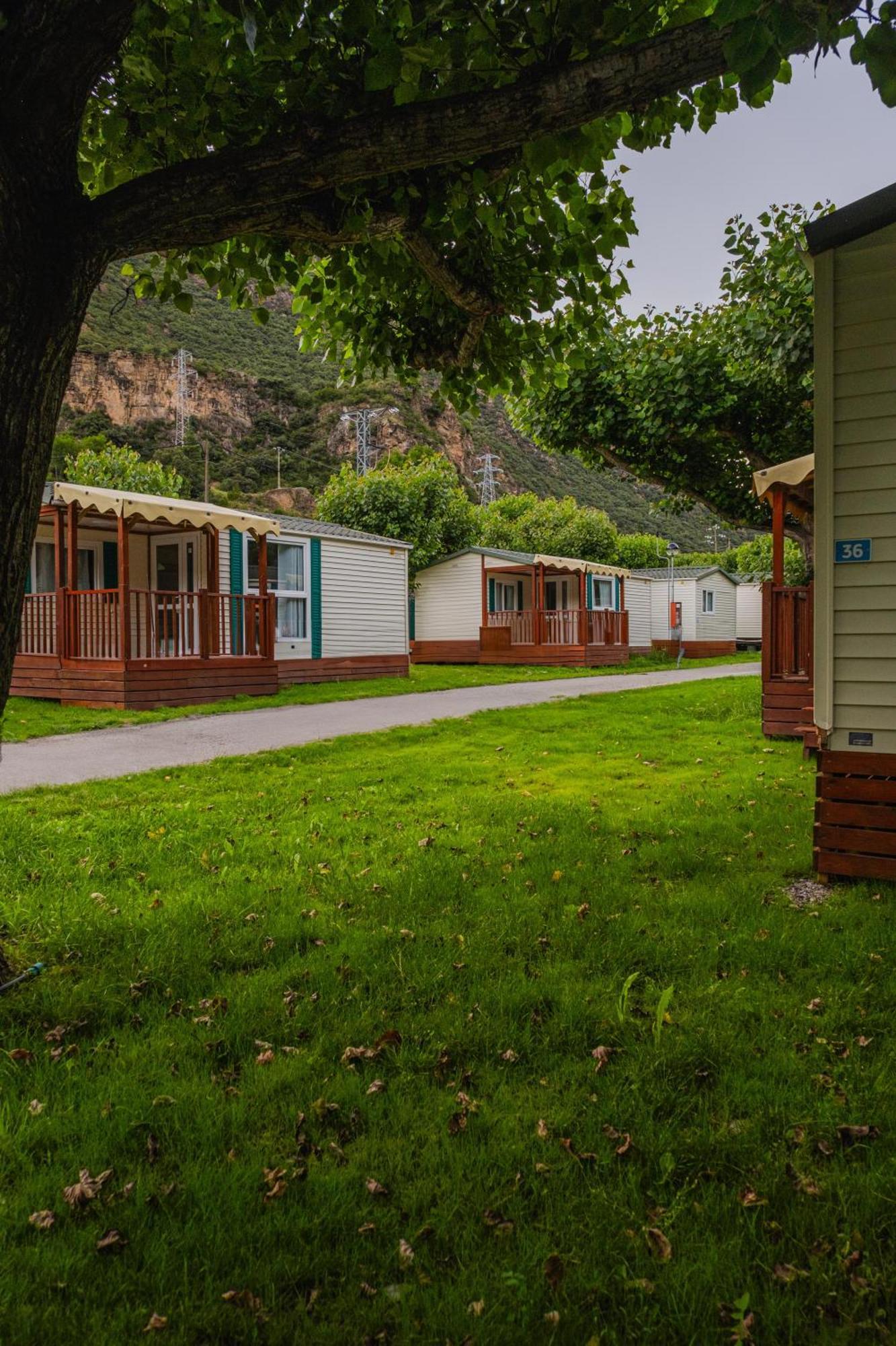 Frontera Bungalow Park Farga de Moles Buitenkant foto